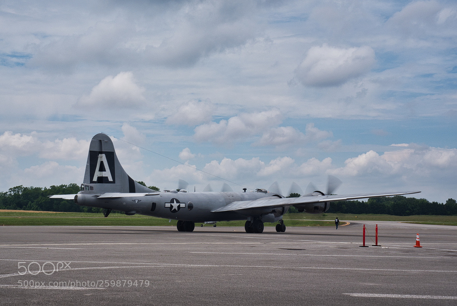 Fujifilm X100F sample photo. B-29 superfortress preparing for photography