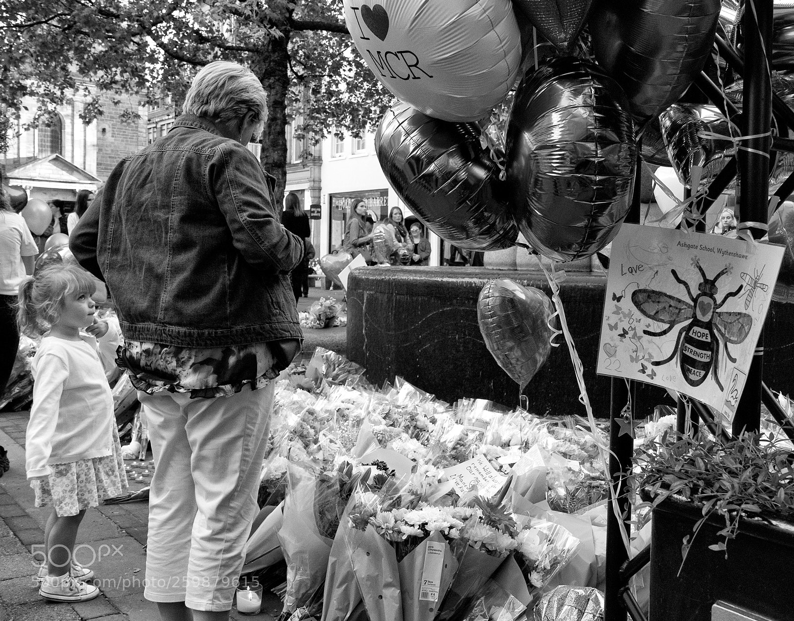 Canon EOS 80D sample photo. Manchester terror attack anniversary photography