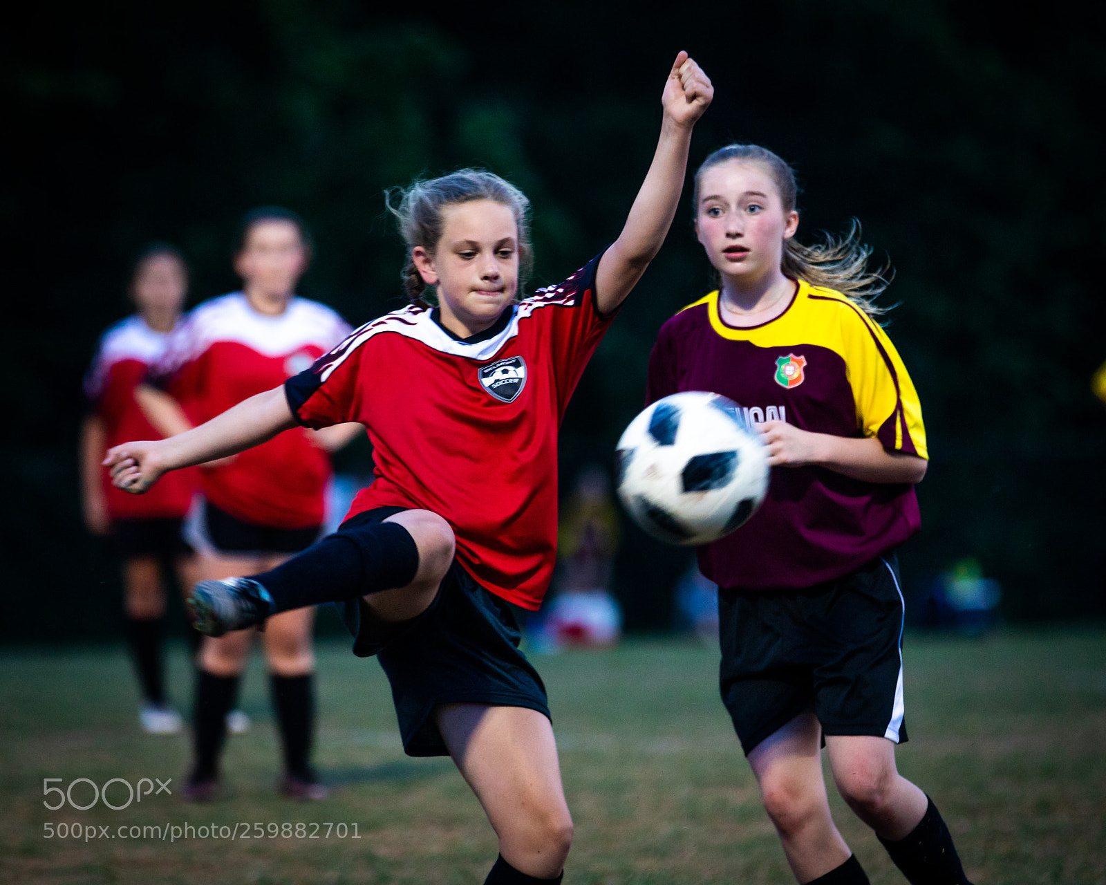 Canon EOS 5D Mark IV sample photo. The kick photography