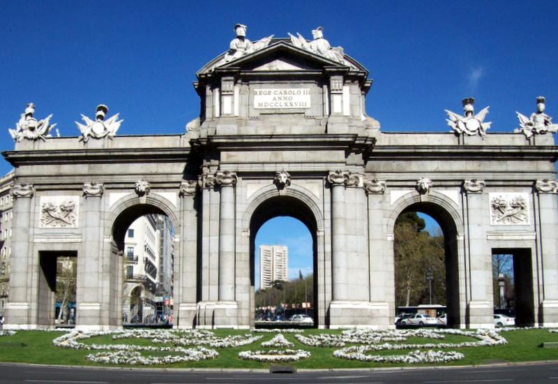 Kodak EASYSHARE C713 ZOOM DIGITAL CAMERA sample photo. Puerta de alcalá photography