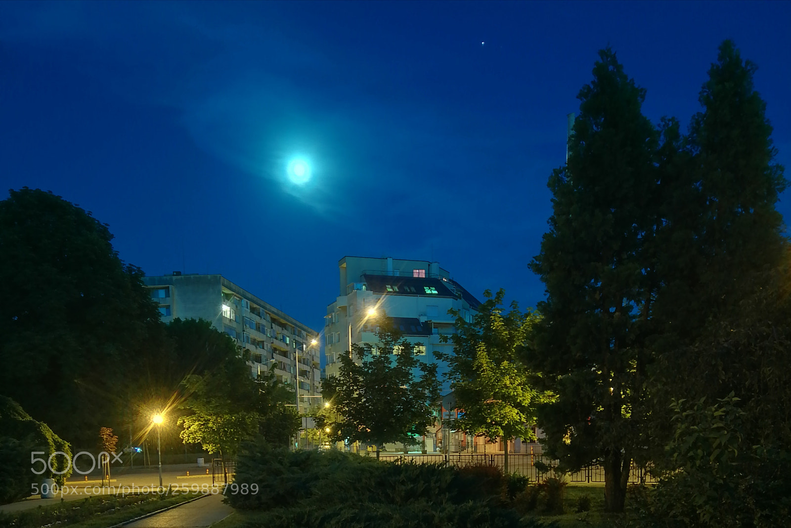 HUAWEI P10 sample photo. Ruse at night... photography