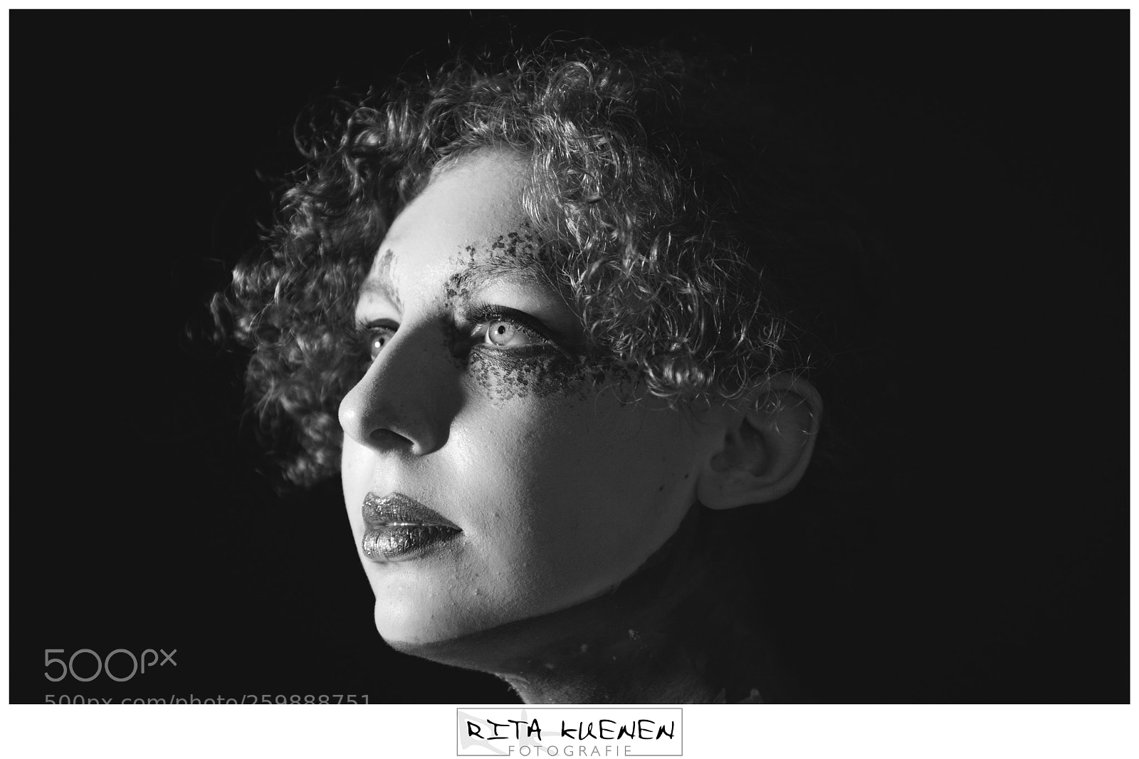 Canon EOS 5D Mark IV sample photo. Paint portrait photography