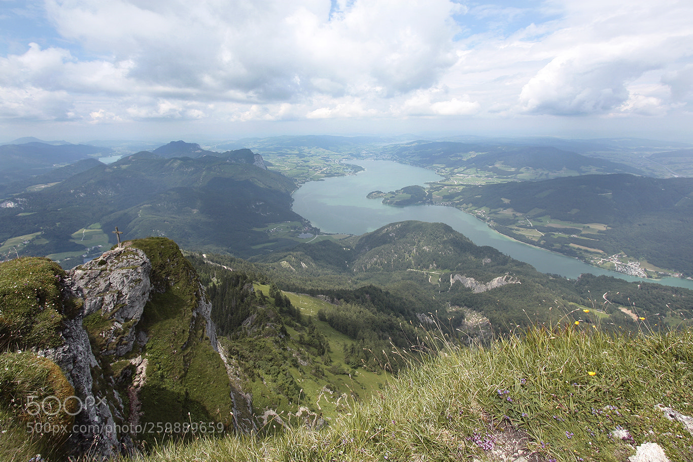Canon EOS 450D (EOS Rebel XSi / EOS Kiss X2) sample photo. Mondsee. view from above photography