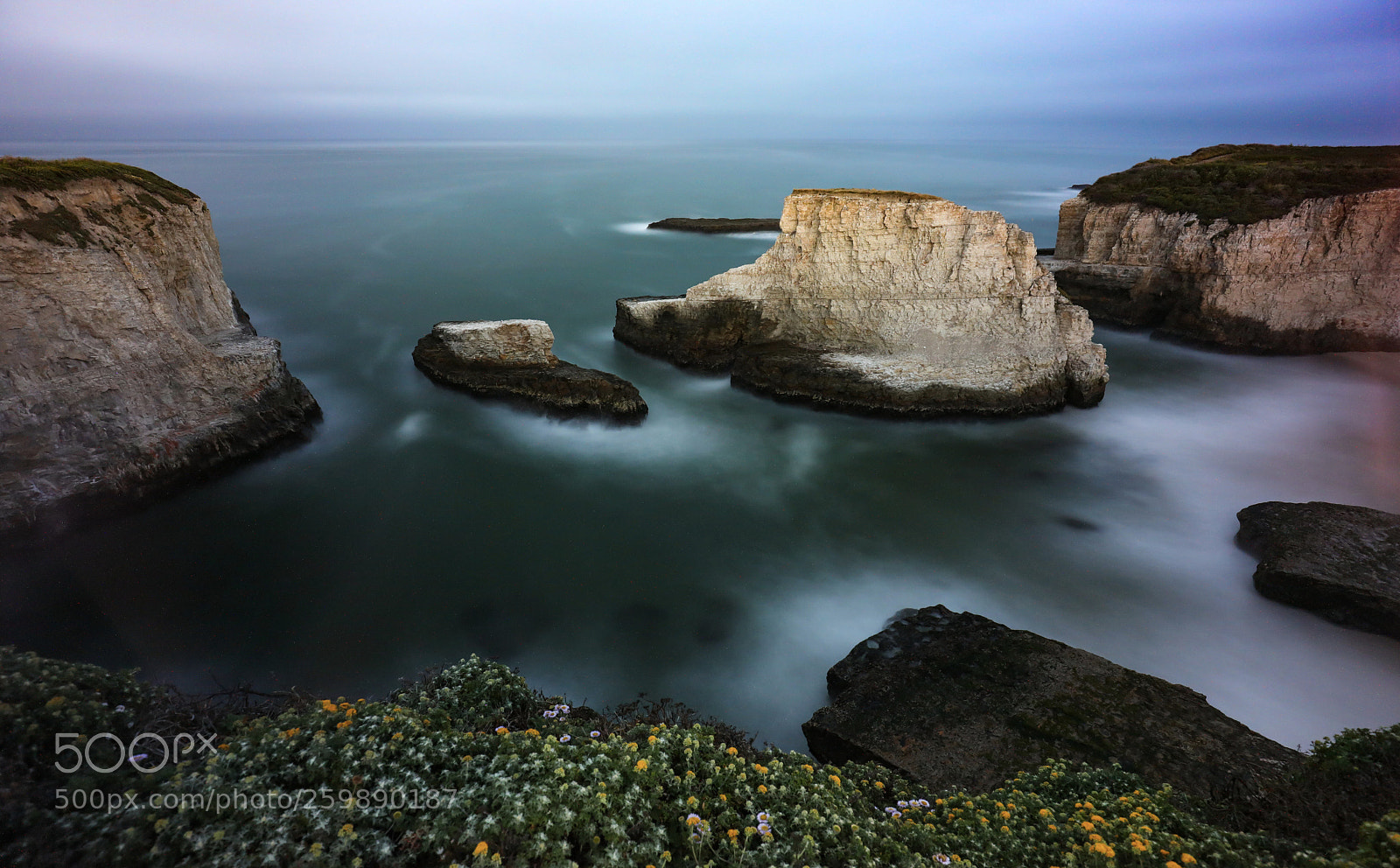 Canon EOS 5D Mark IV sample photo. Blue hour beauty photography