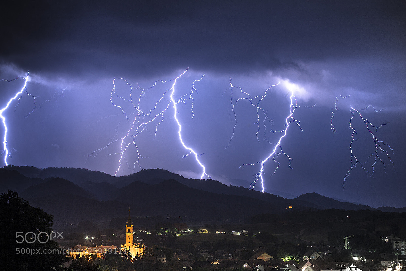 Canon EOS 5D Mark II sample photo. Lightning photography