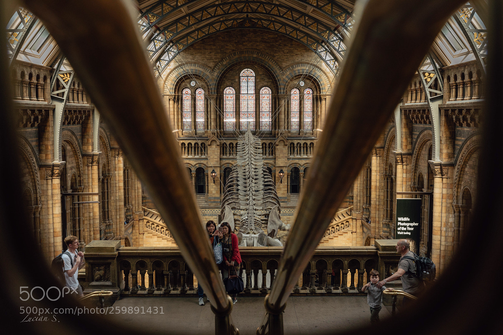 Canon EOS 5D Mark IV sample photo. Humans and architecture! photography