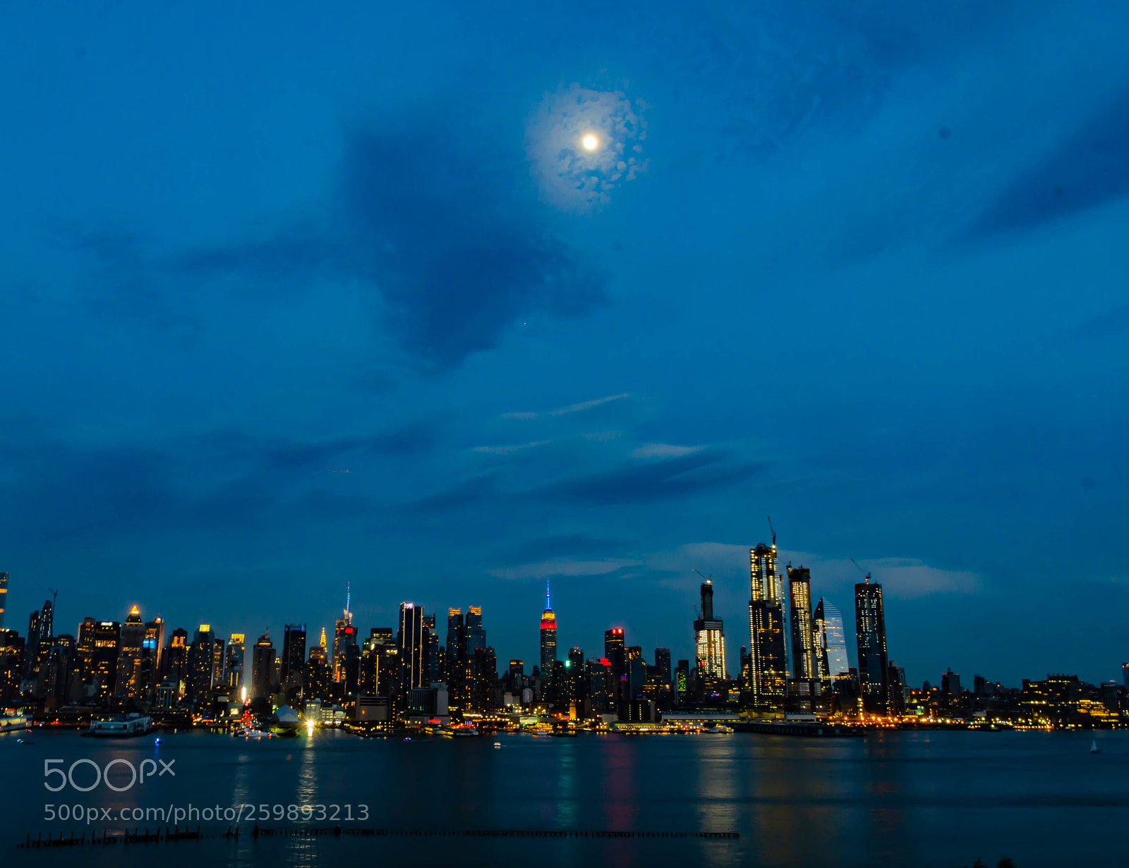 Nikon D7000 sample photo. Moon over nyc and photography