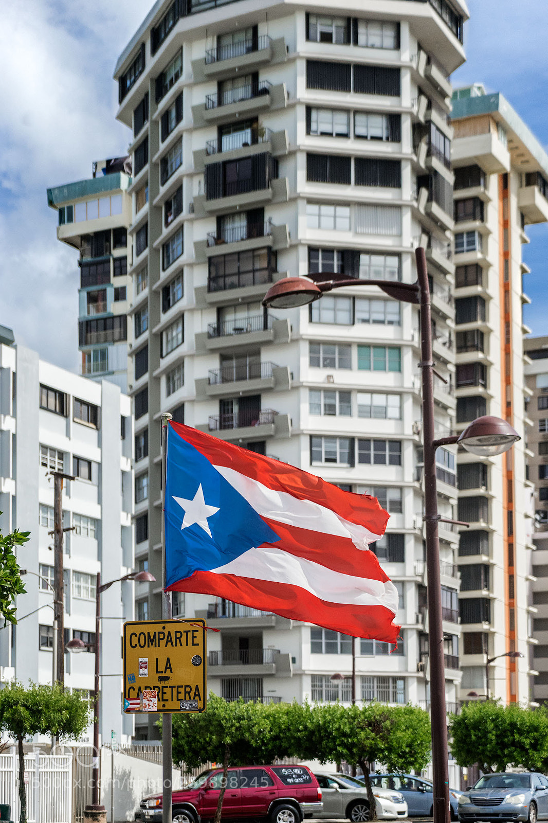Sony a7 II sample photo. Que bonita bandera photography