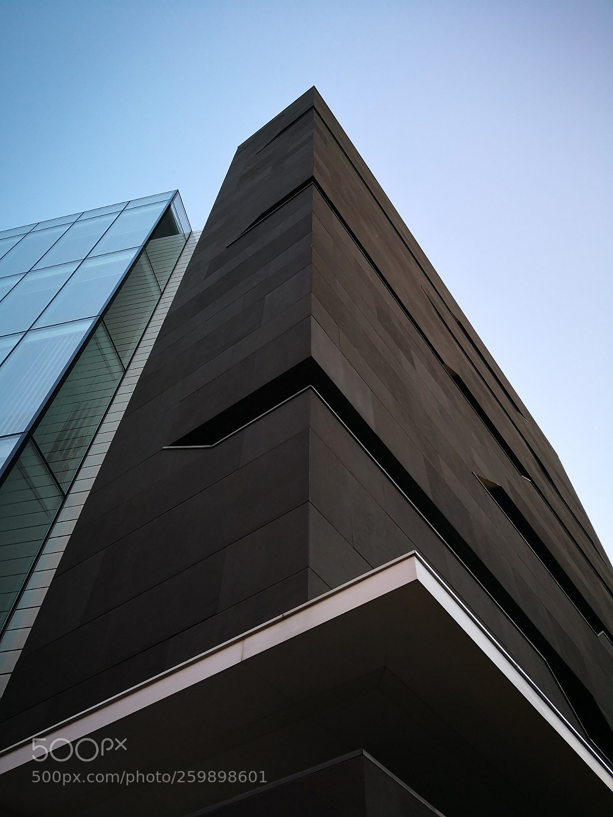 HUAWEI Mate 10 Pro sample photo. Cracked black photography