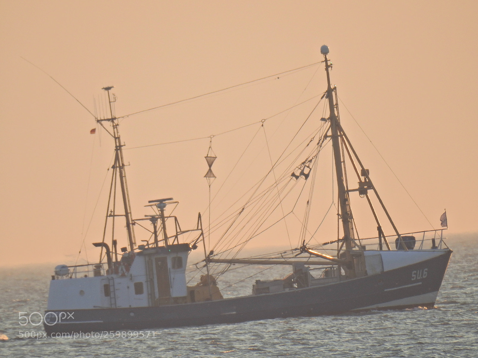 Nikon Coolpix P900 sample photo. Crab trawler off spo photography