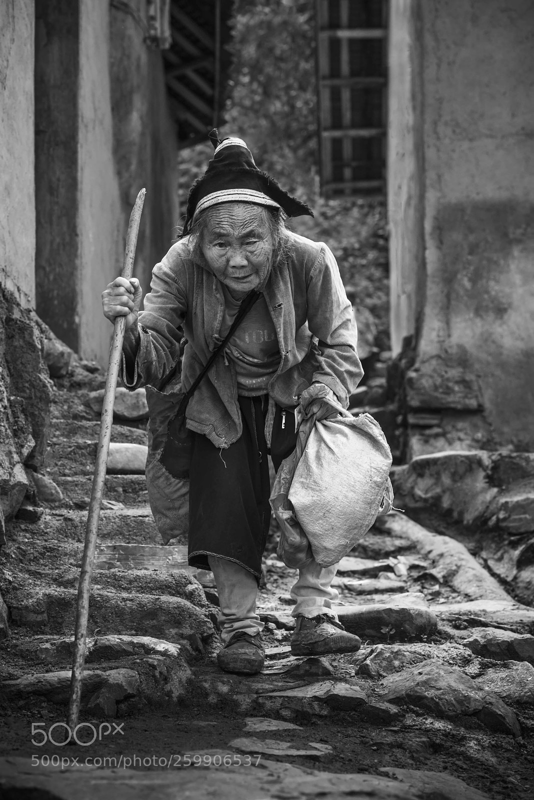 Nikon D800 sample photo. Old woman photography