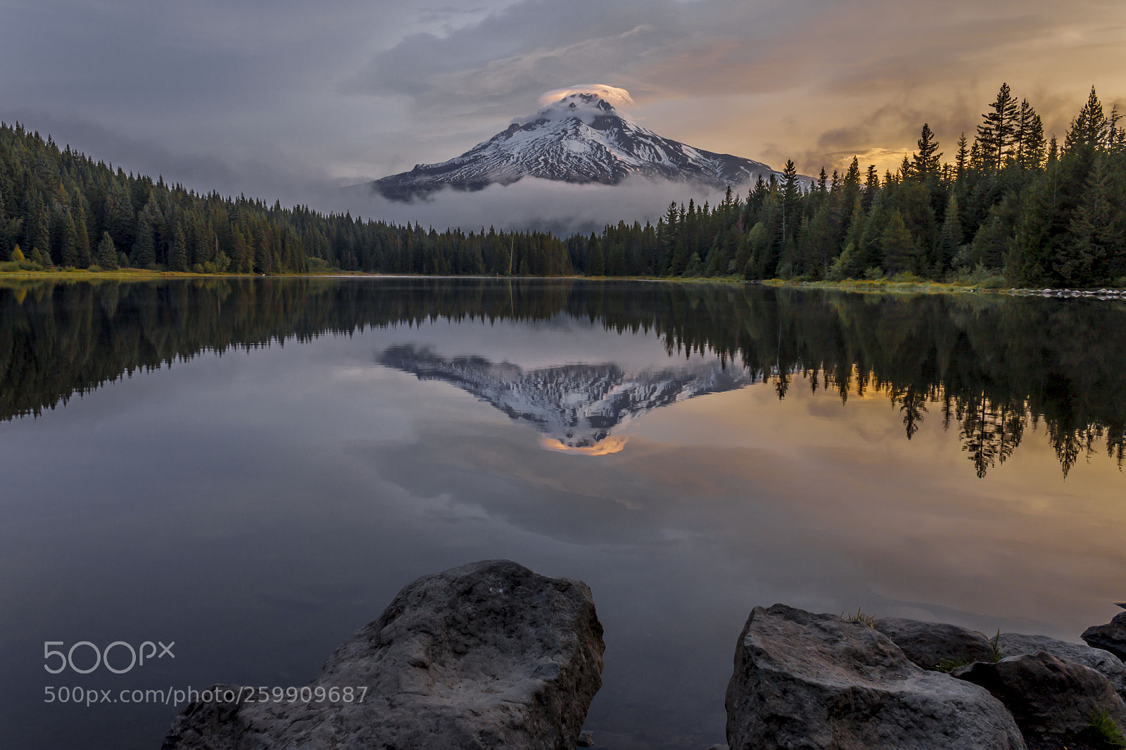 Canon EOS 500D (EOS Rebel T1i / EOS Kiss X3) sample photo. Sunrise at trillium lake photography