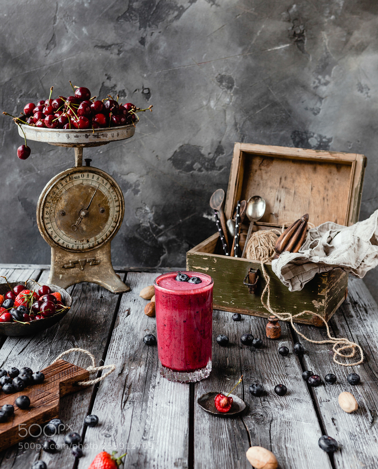 Canon EOS 5D Mark II sample photo. Berry smoothie photography