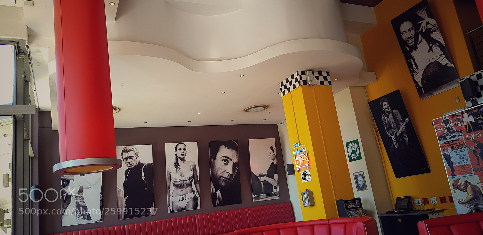 Samsung Galaxy S8+ sample photo. Ed's diner photography
