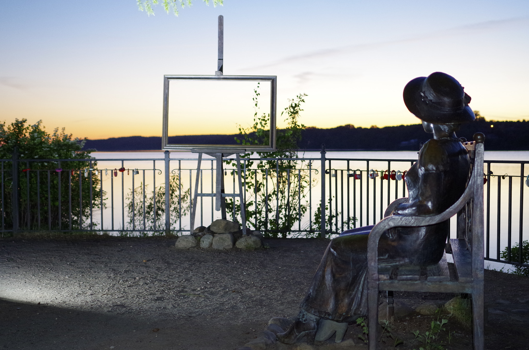 Pentax K-50 + Pentax smc DA 35mm F2.4 AL sample photo. Volga, lady, sunset... photography