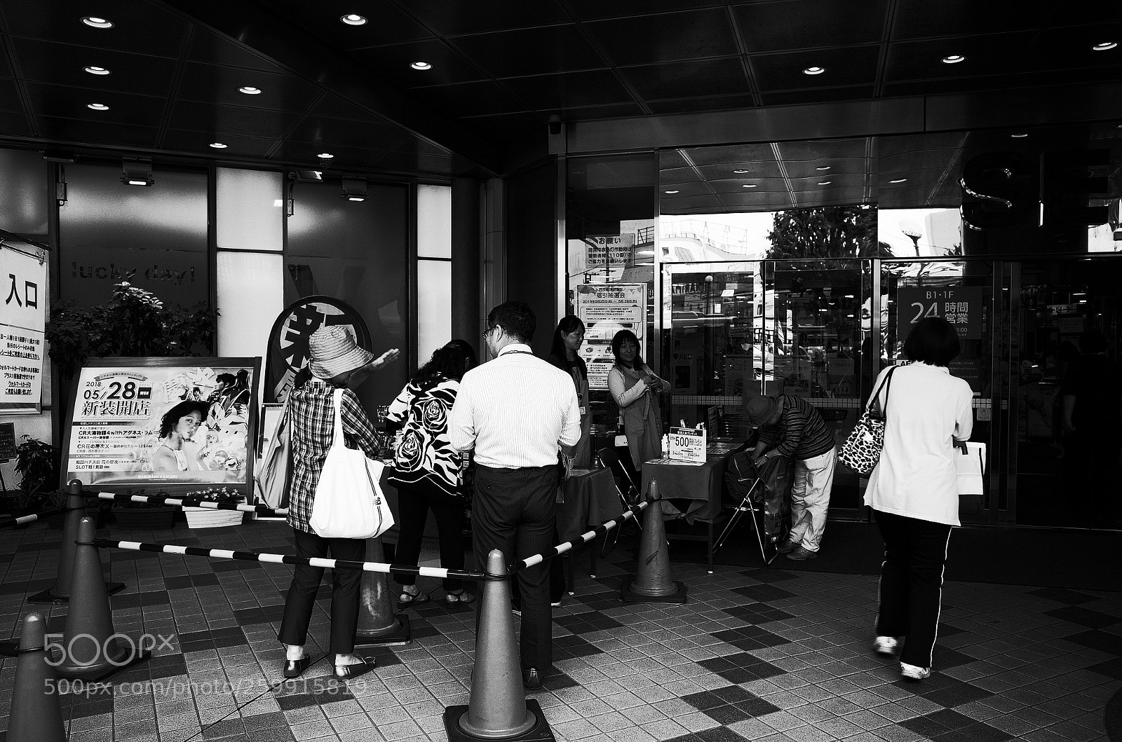 Ricoh GR II sample photo. Street photography