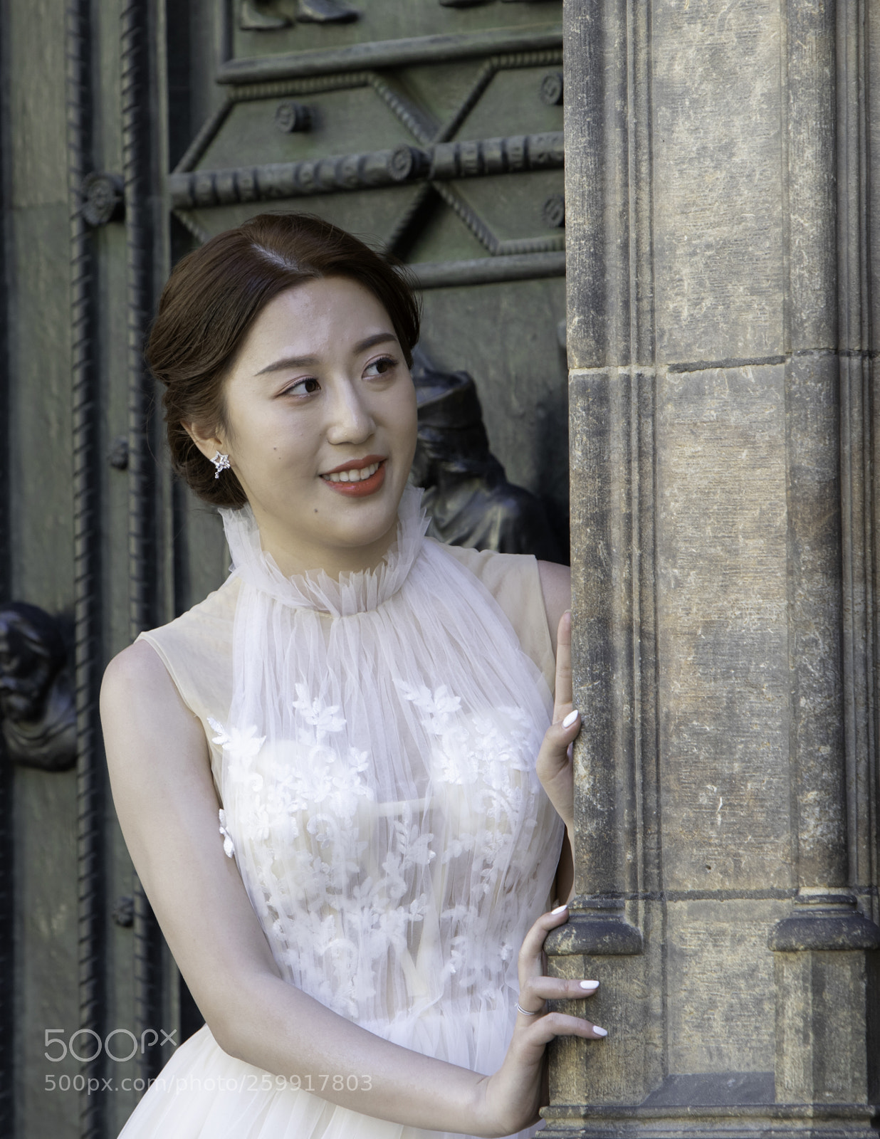 Canon EOS 5D Mark IV sample photo. The look of love photography