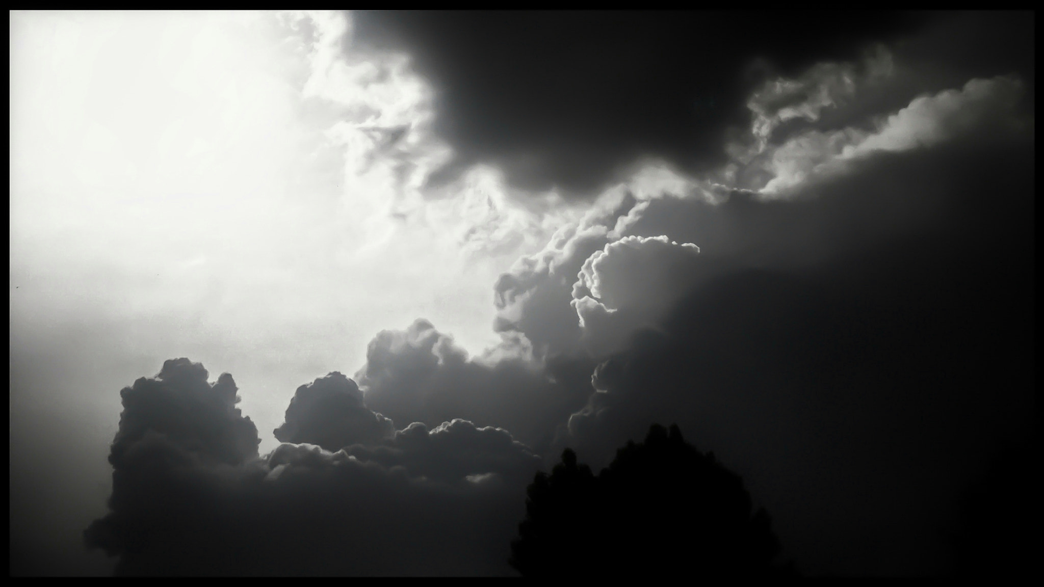 OnePlus 5T sample photo. Dark clouds photography