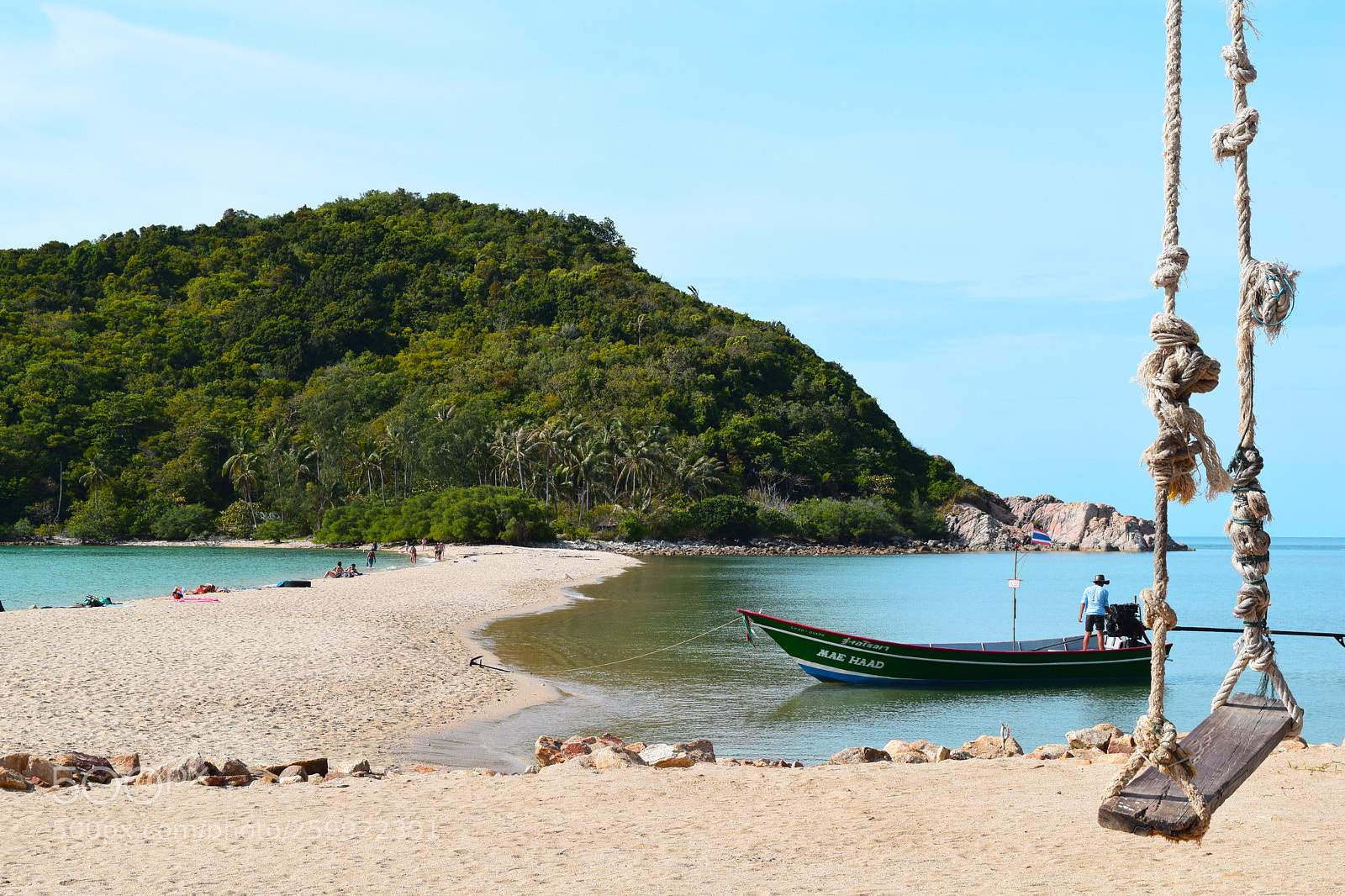 Nikon D3300 sample photo. Columpio en una playa photography