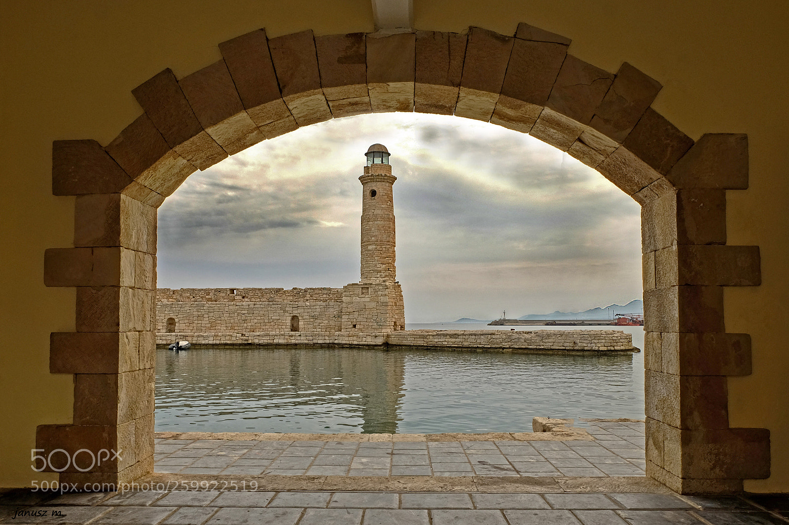 Fujifilm X-T10 sample photo. Lighthouse in rethymnon photography