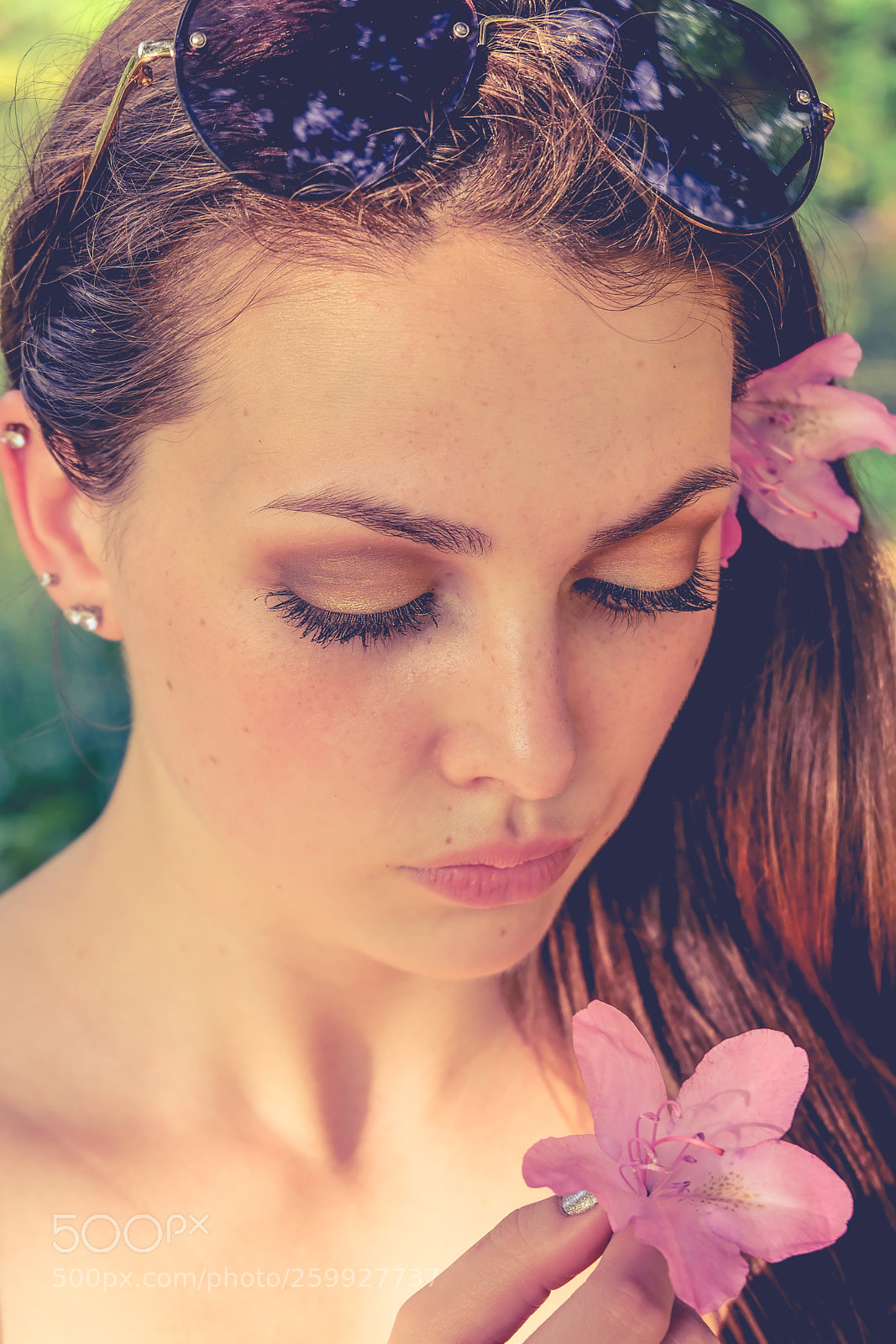 Fujifilm X-T20 sample photo. Eye shadow w purple photography