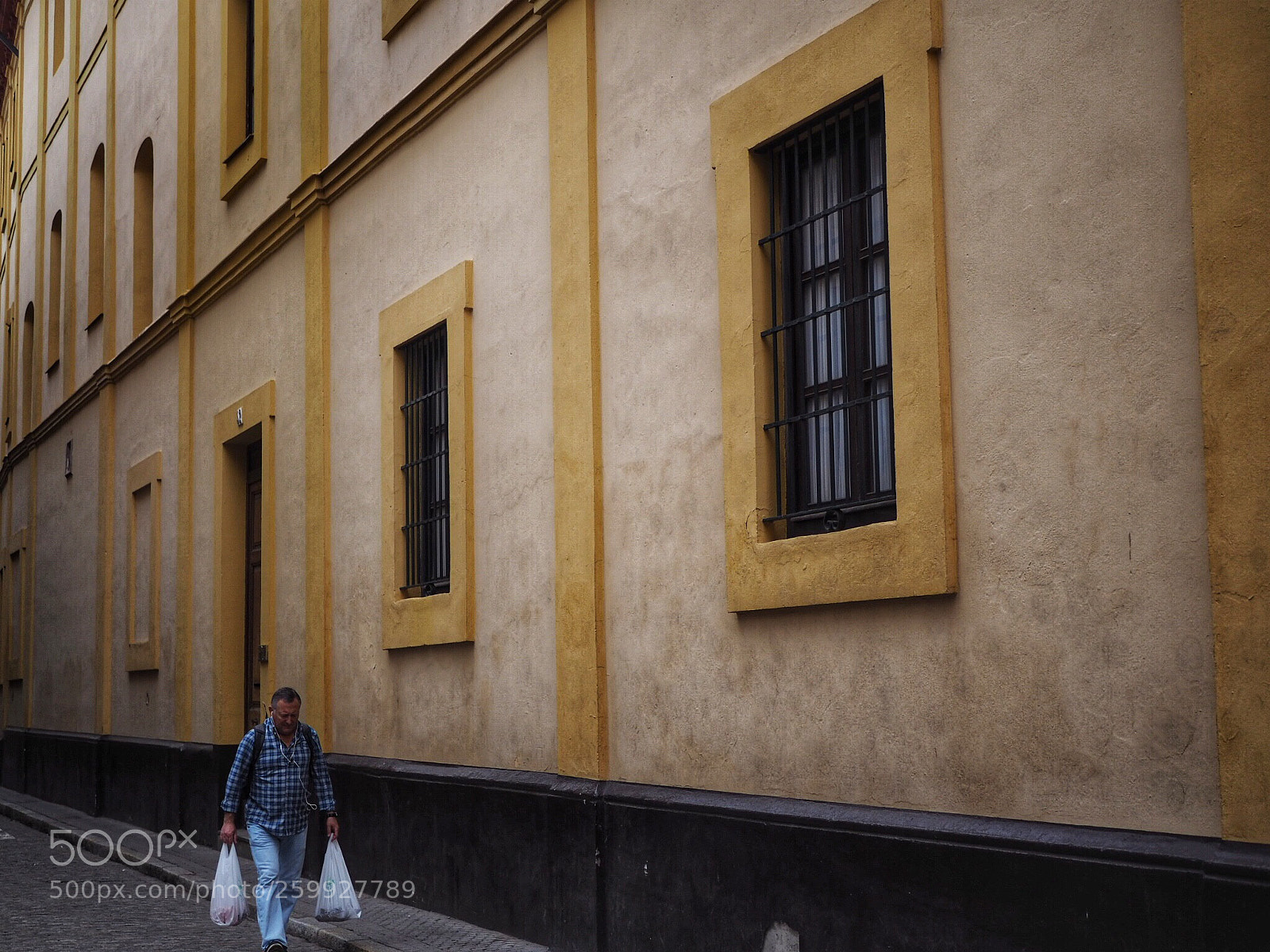 Olympus OM-D E-M10 II sample photo. Streets of sevilla photography