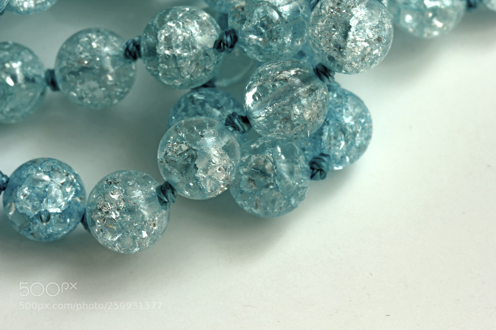 Canon EOS 550D (EOS Rebel T2i / EOS Kiss X4) sample photo. Blue beads photography