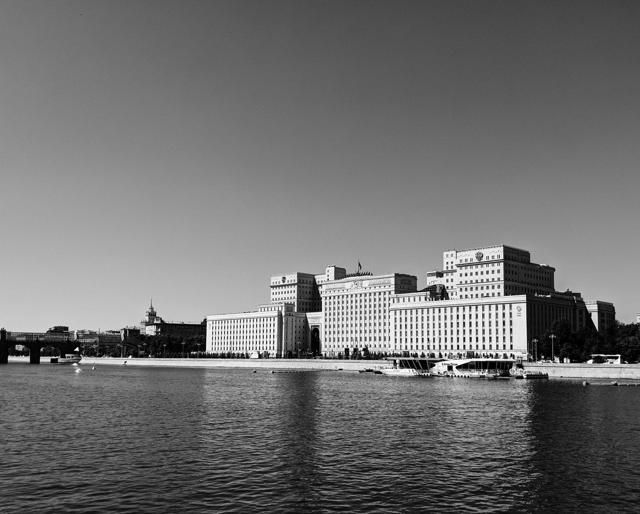 Google Pixel 2 XL sample photo. Building on board the river photography