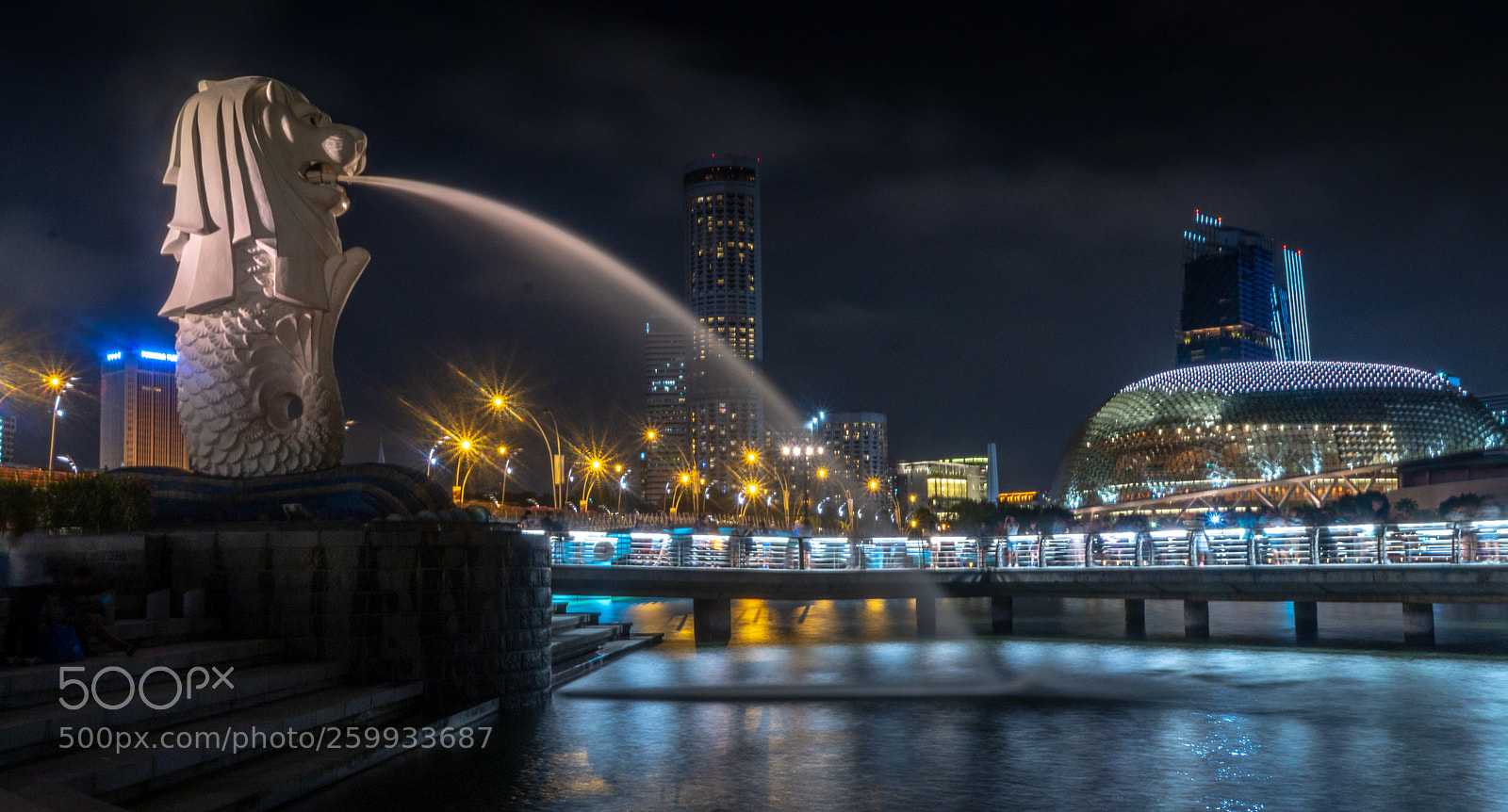 Sony a6300 sample photo. The fabulous merlion of photography