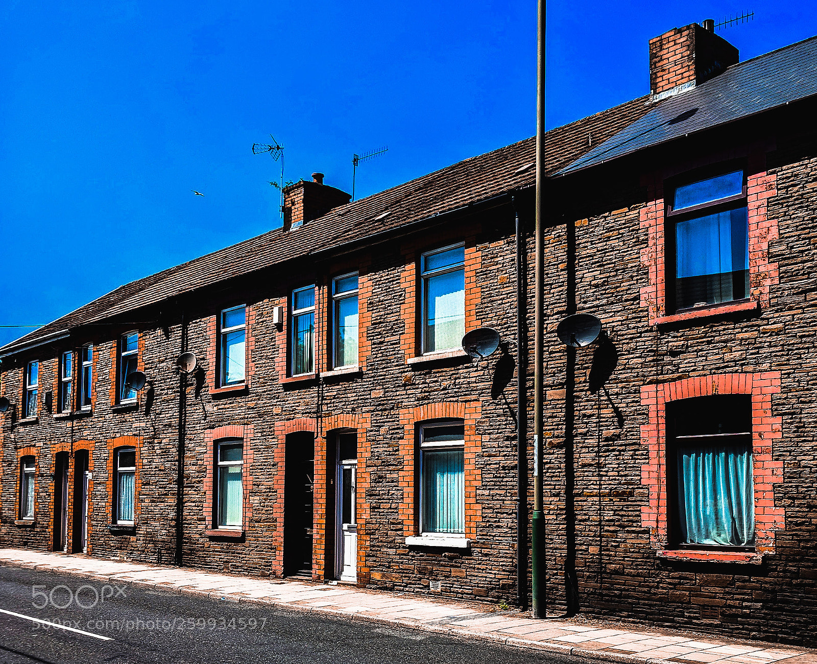 Google Pixel sample photo. Welsh terraced house photography