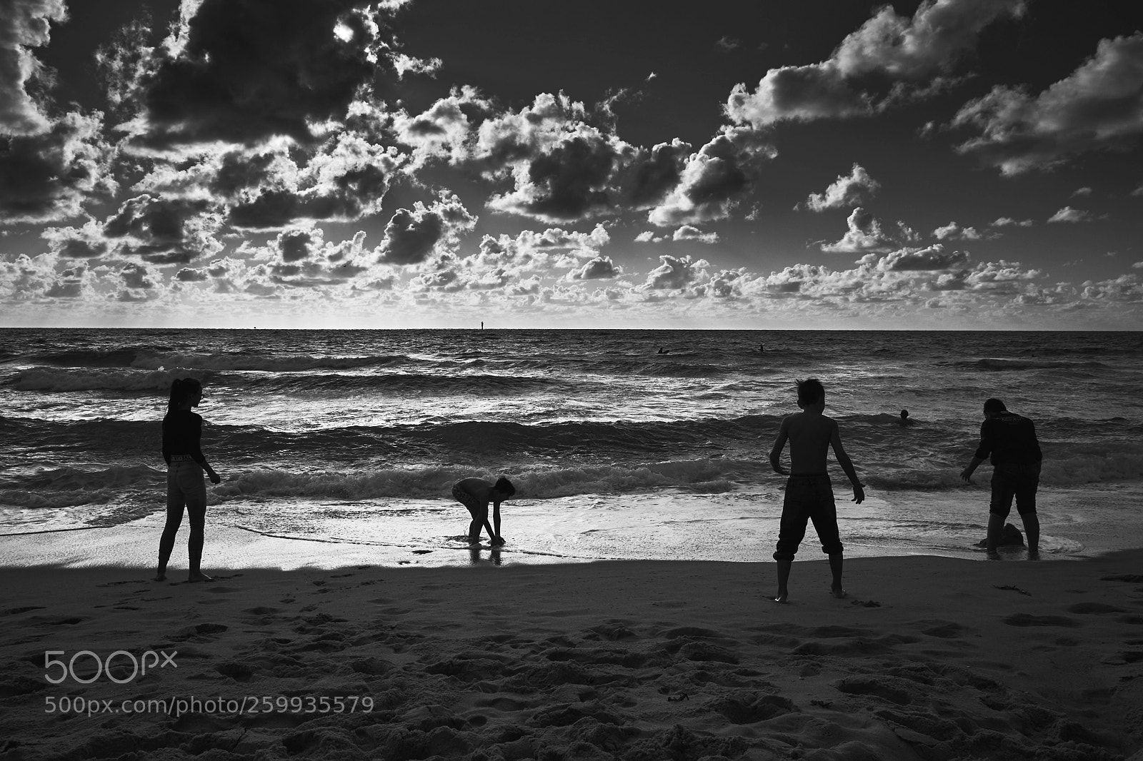Fujifilm X-T2 sample photo. Play on the beach photography