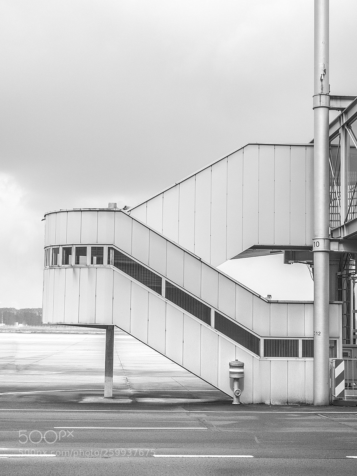 Sony Cyber-shot DSC-RX100 II sample photo. Asymmetry - hannover airport photography