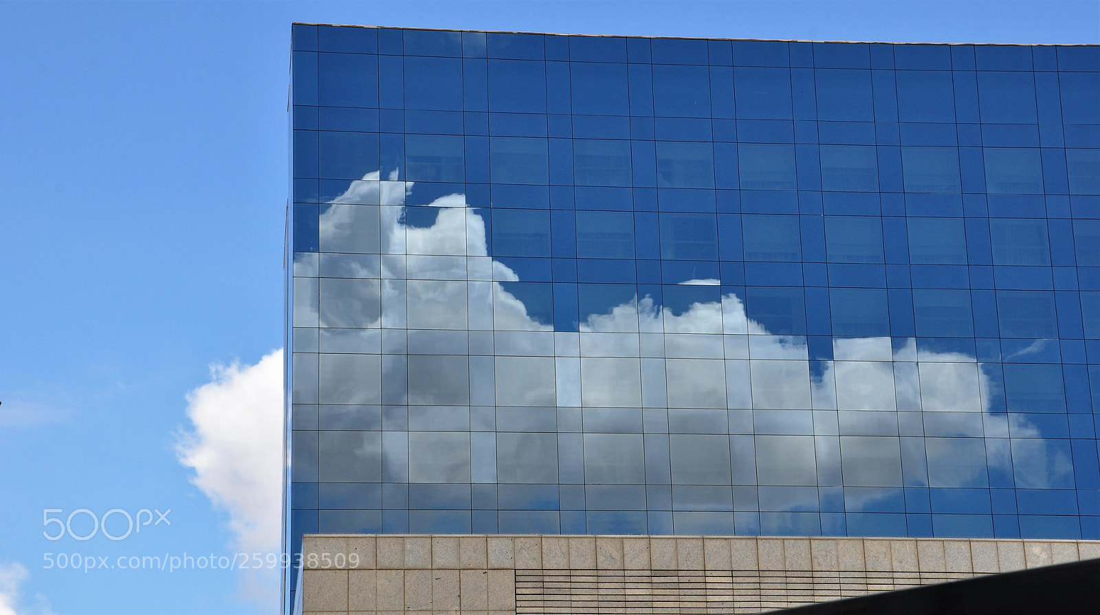 Nikon D90 sample photo. Cloud behind and front photography