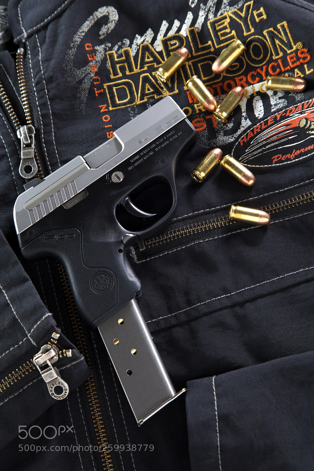 Canon EOS 5D Mark II sample photo. Pocket pistol personality photography