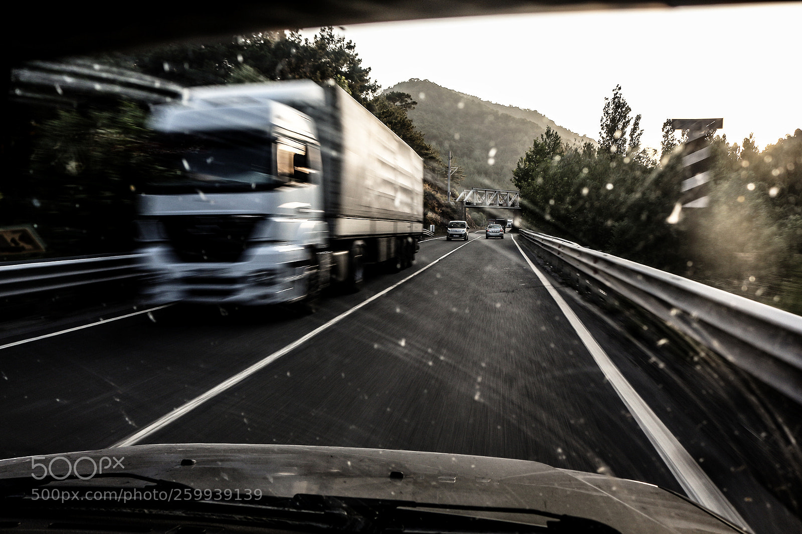 Canon EOS 700D (EOS Rebel T5i / EOS Kiss X7i) sample photo. On the road photography