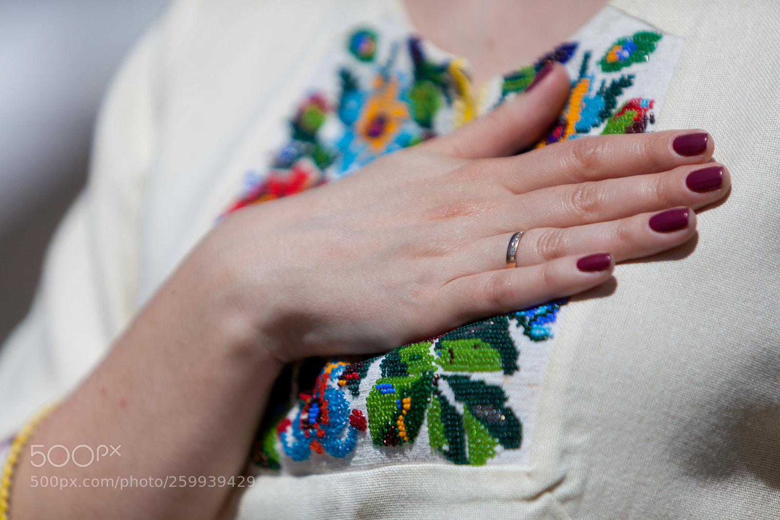 Canon EOS 5D Mark II sample photo. Woman in national clothes photography