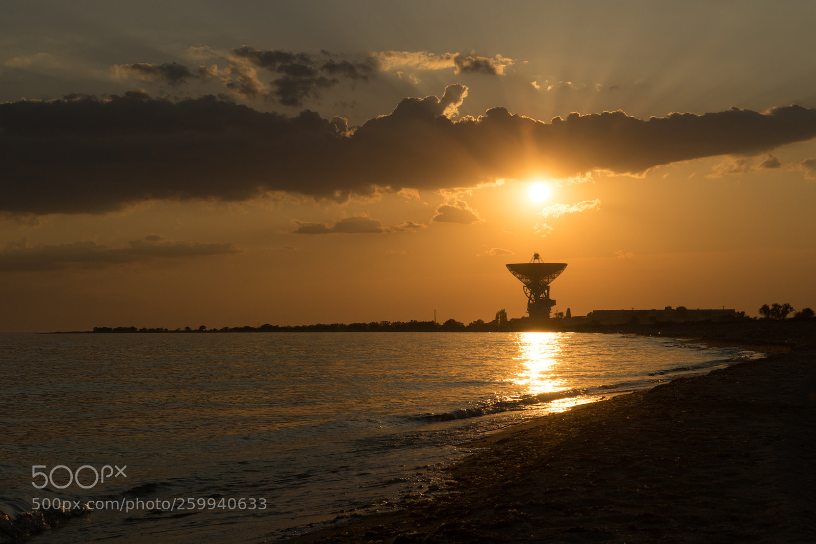 Sony a7 sample photo. Bright sunset with sun photography