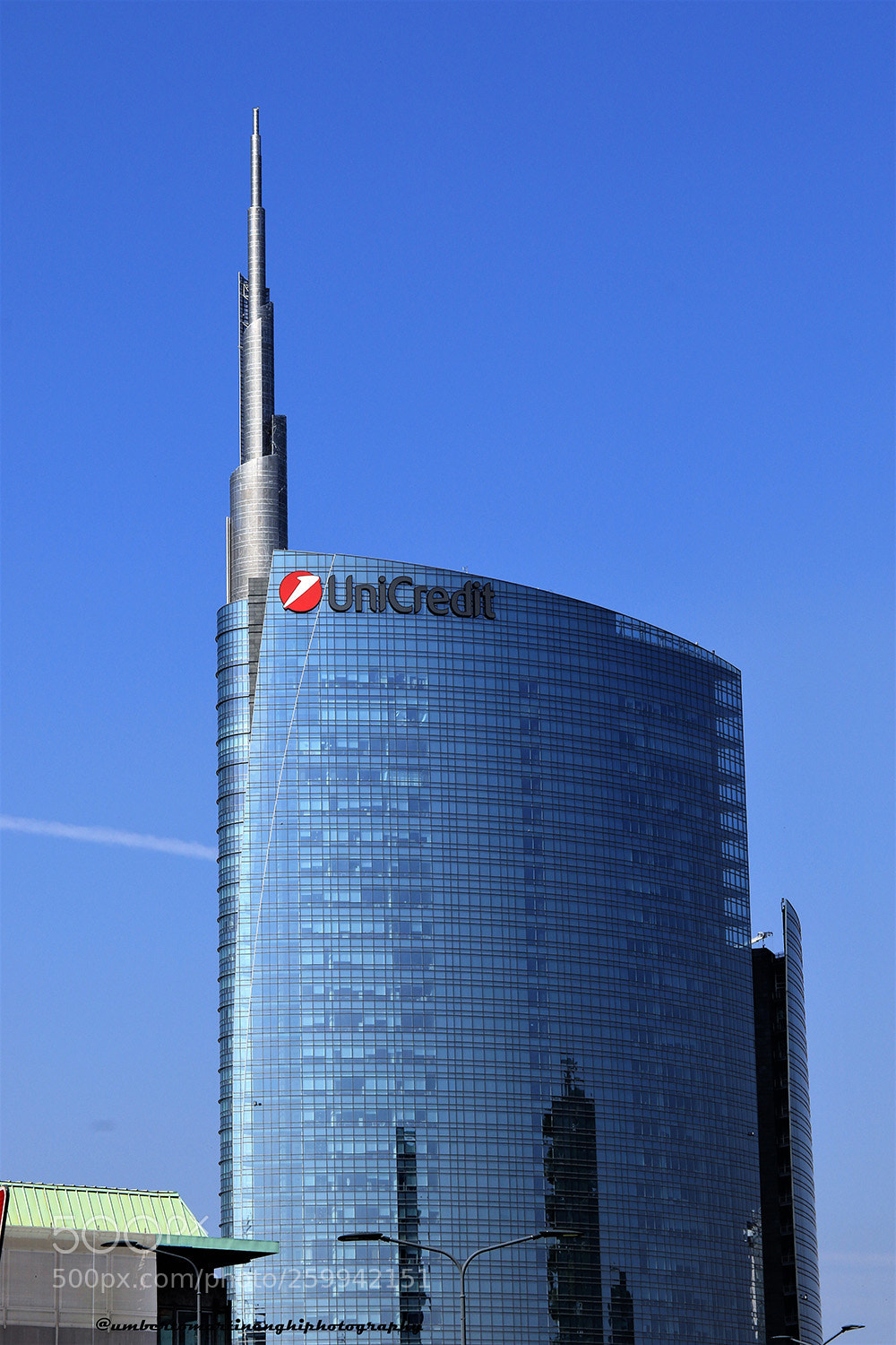 Canon EOS 7D Mark II sample photo. Unicredit bank tower photography