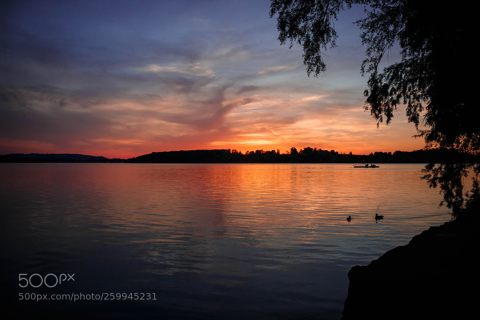 Canon EOS 100D (EOS Rebel SL1 / EOS Kiss X7) sample photo. Sundowner on island photography