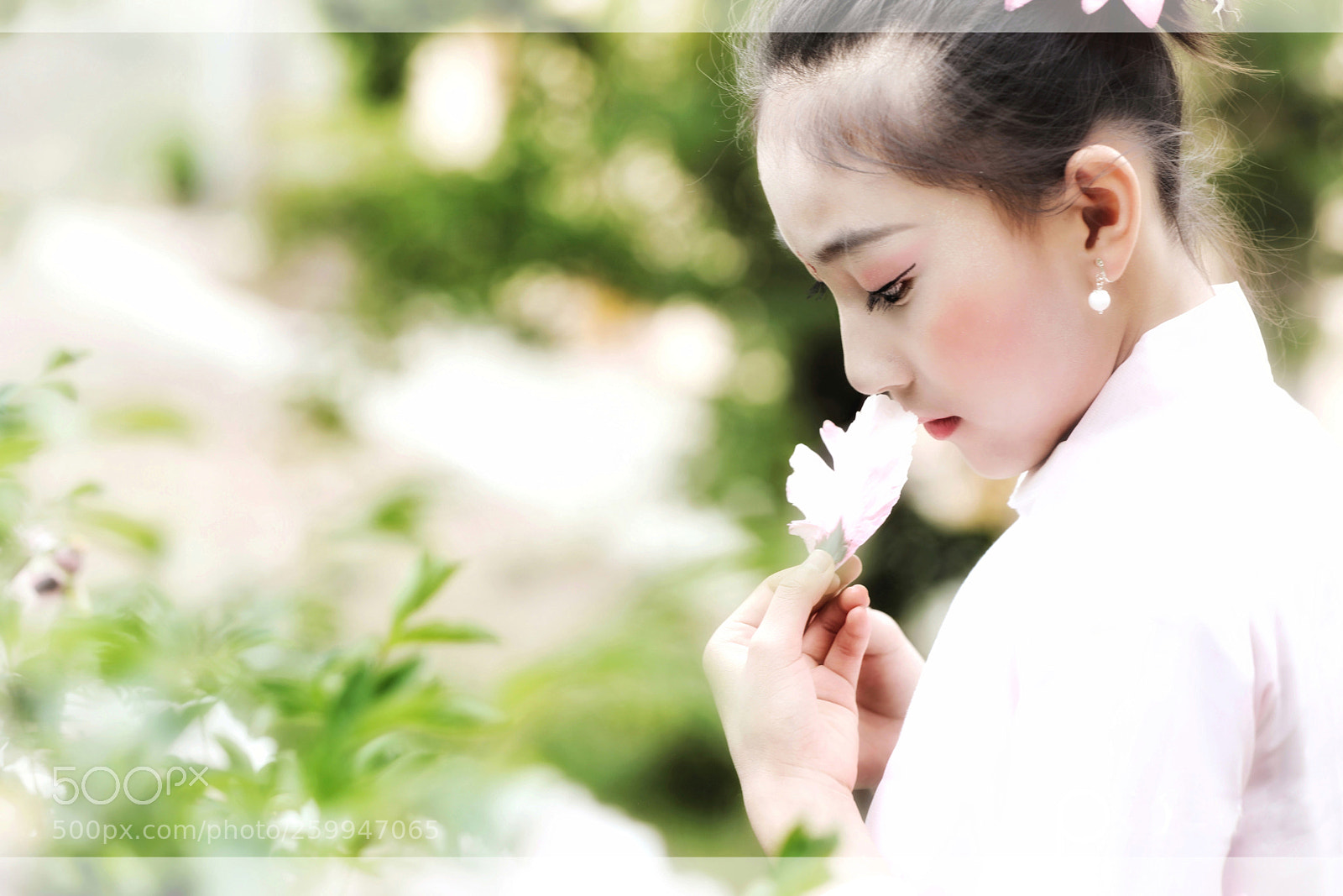Canon EOS 5D Mark IV sample photo. In love with flower photography