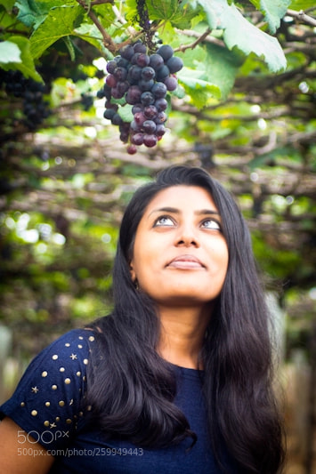 Nikon D3100 sample photo. Grape hunting photography