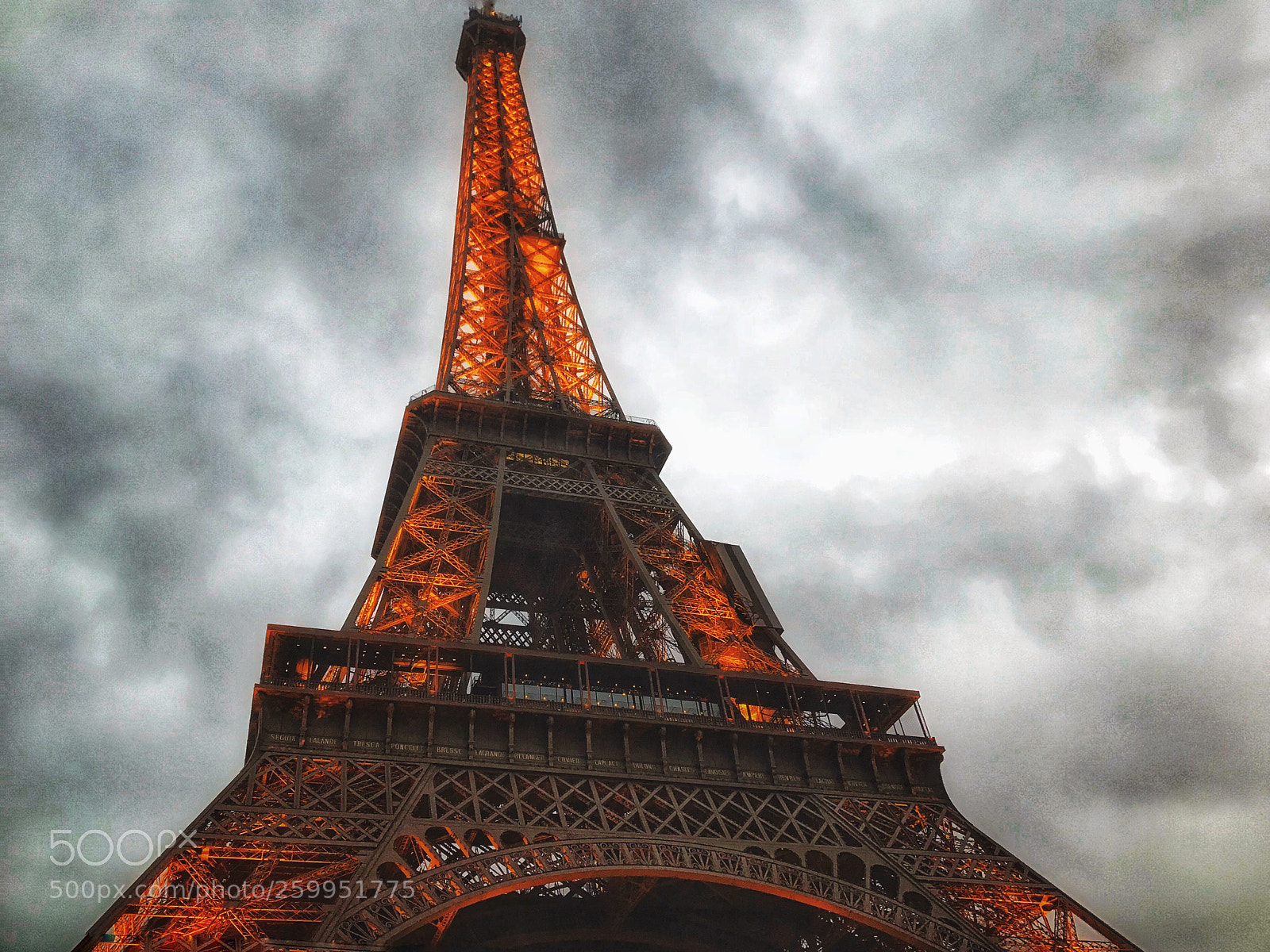 Apple iPhone 7 sample photo. Stormy eiffel photography