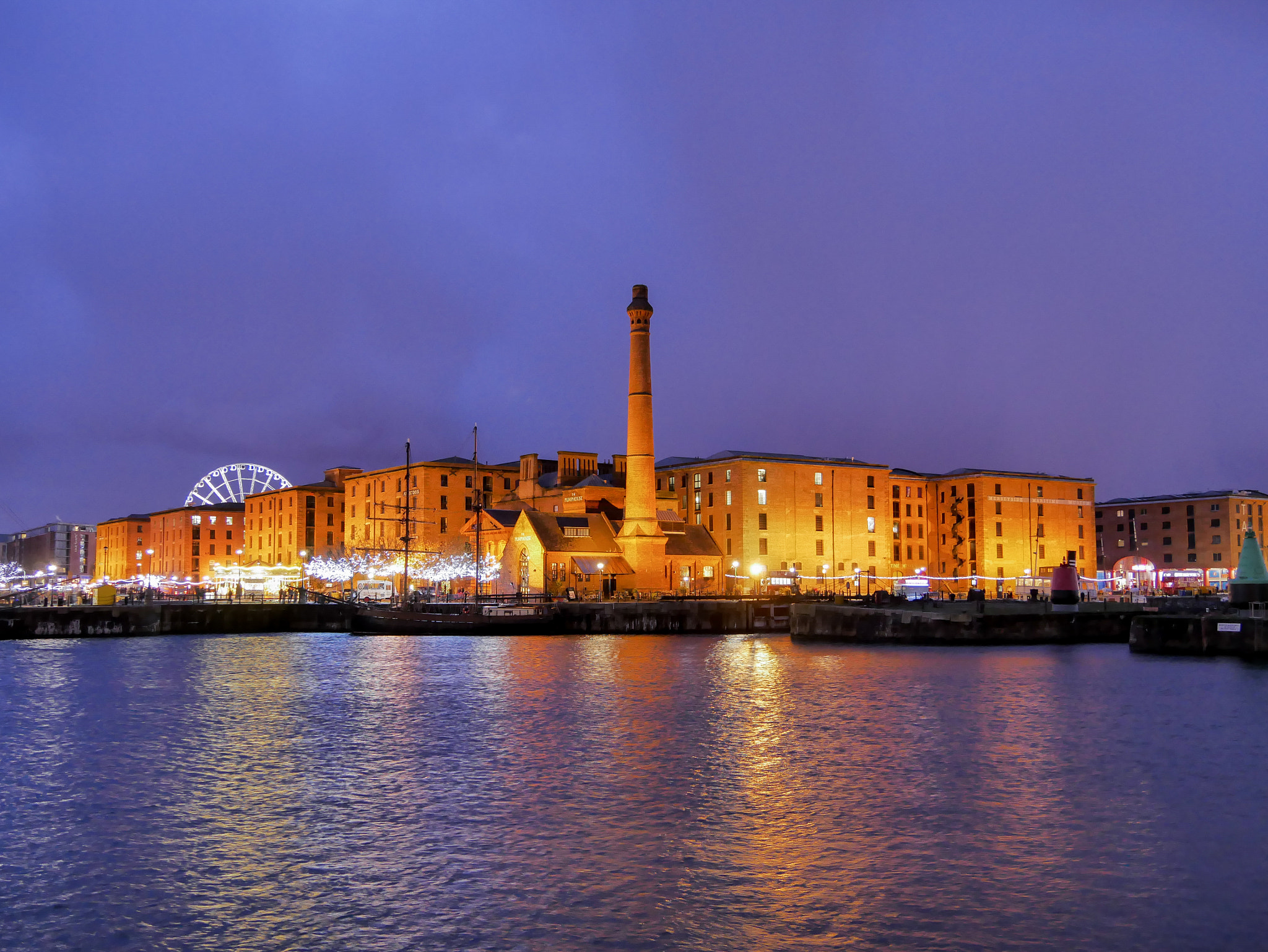 Panasonic Lumix DMC-G85 (Lumix DMC-G80) sample photo. Liverpool dock photography