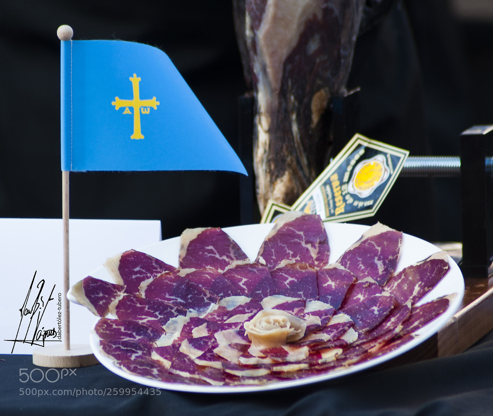 Nikon D90 sample photo. Plato de cecina con photography