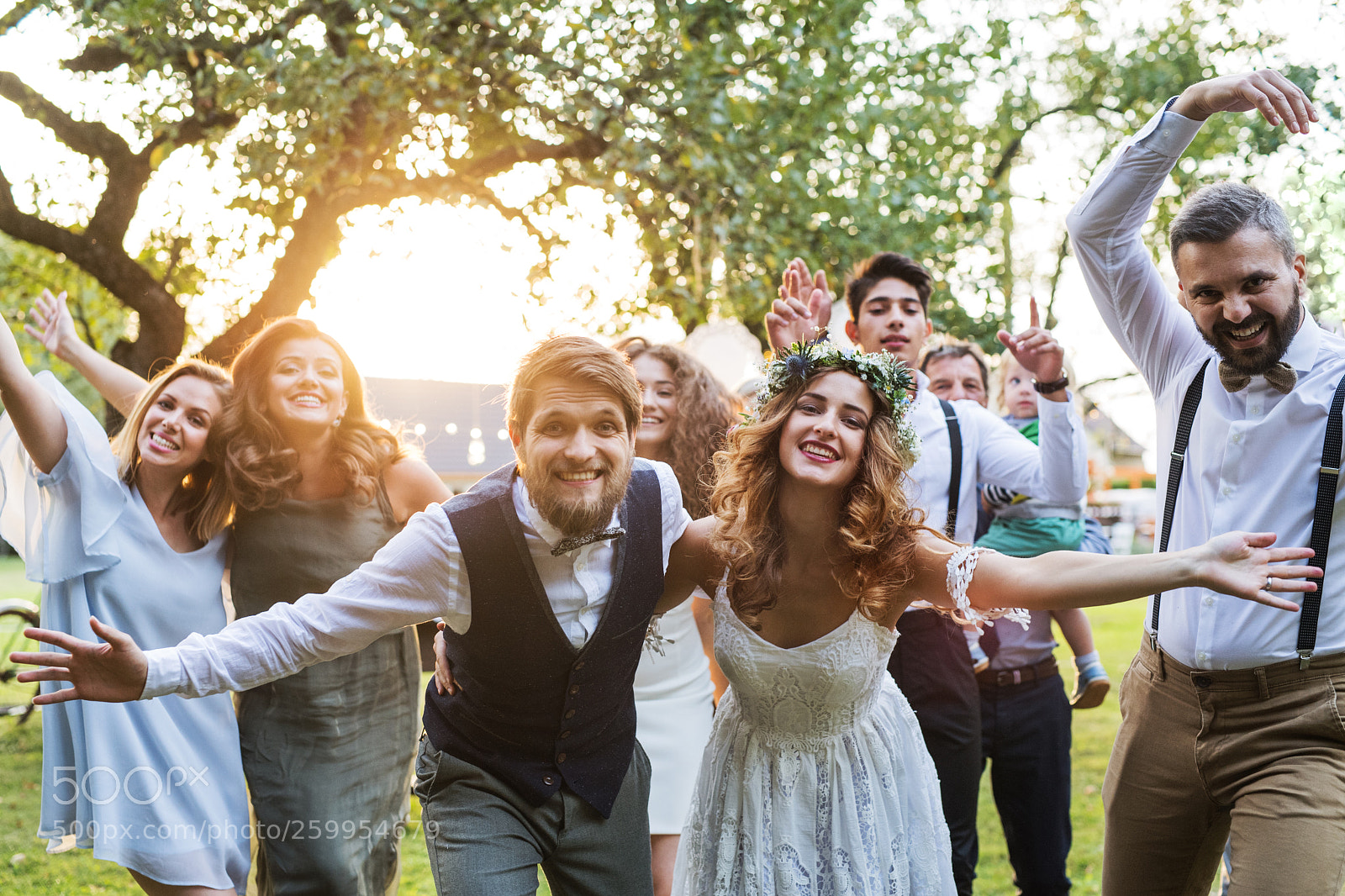 Nikon D5 sample photo. Bride, groom, guests posing photography