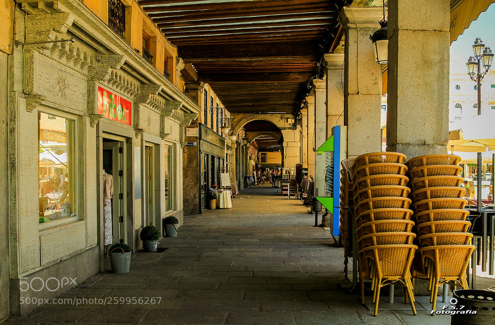 Canon EOS 7D sample photo. Plaza mayor - passagem photography