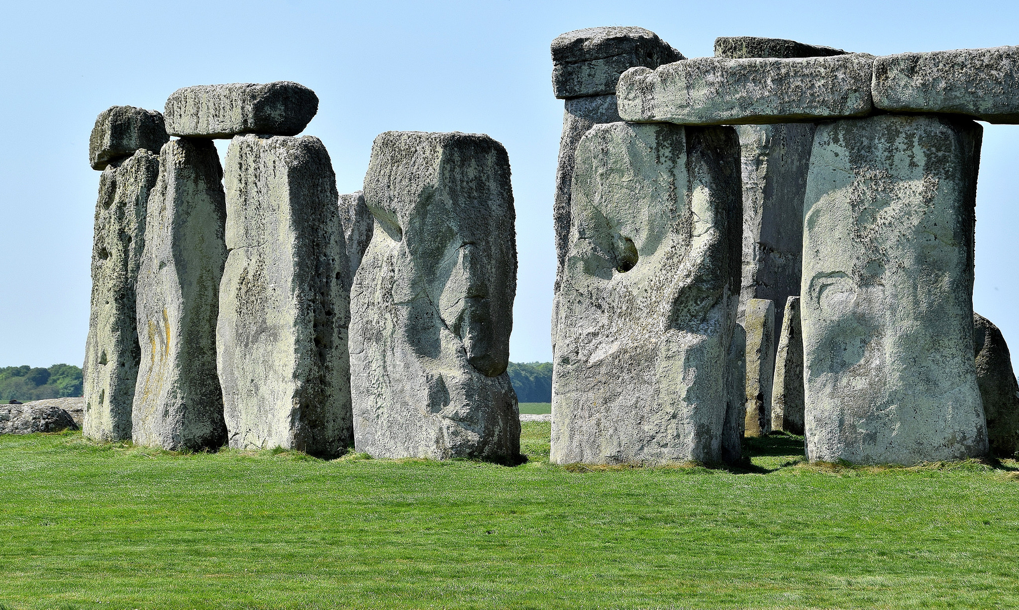 Sigma 18-250mm F3.5-6.3 DC Macro OS HSM sample photo. Stonehenge photography