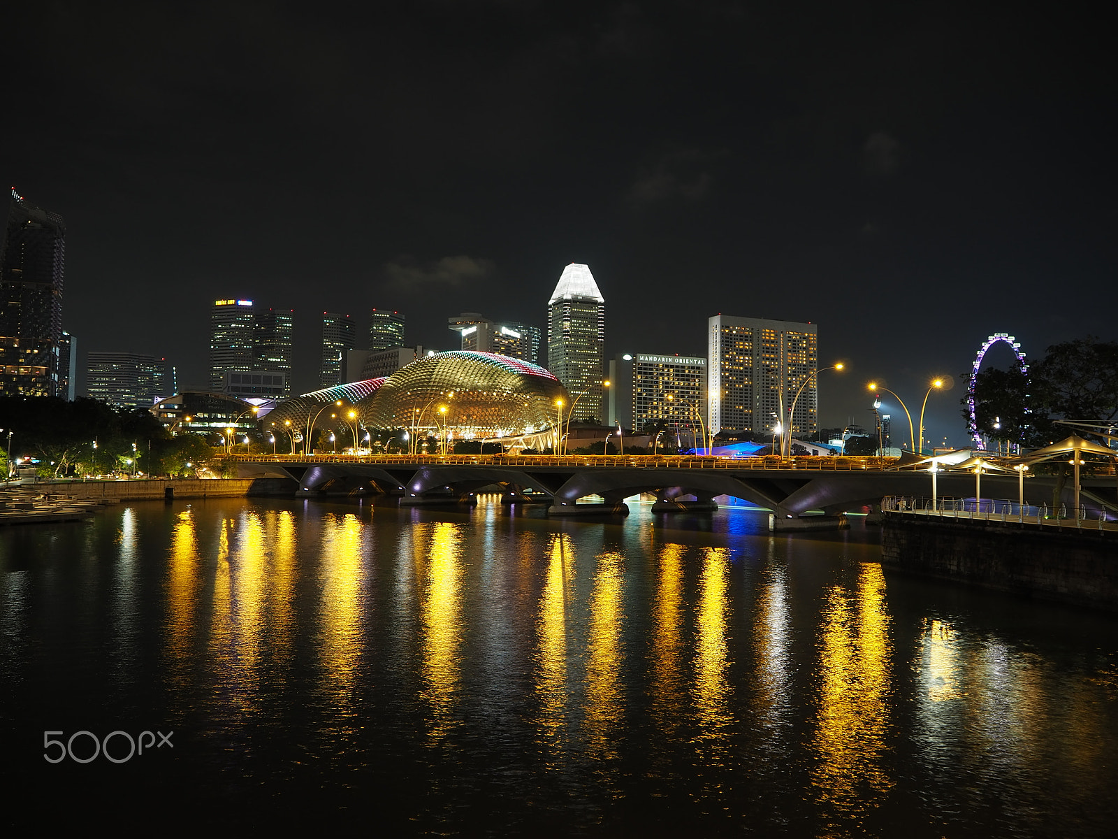 Olympus OM-D E-M10 III sample photo. Singapore river photography