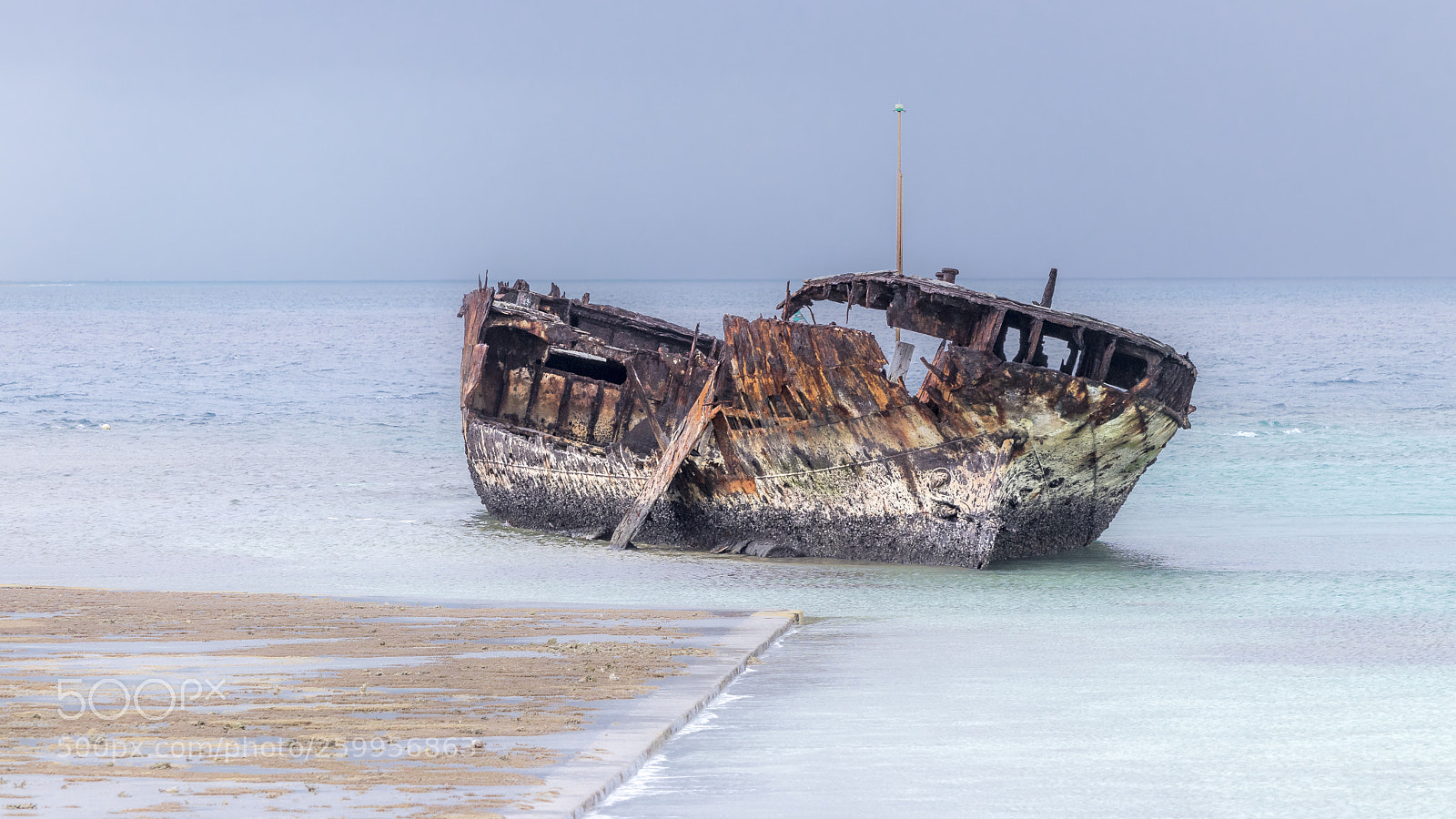 Canon EOS 77D (EOS 9000D / EOS 770D) sample photo. Ship wreck photography