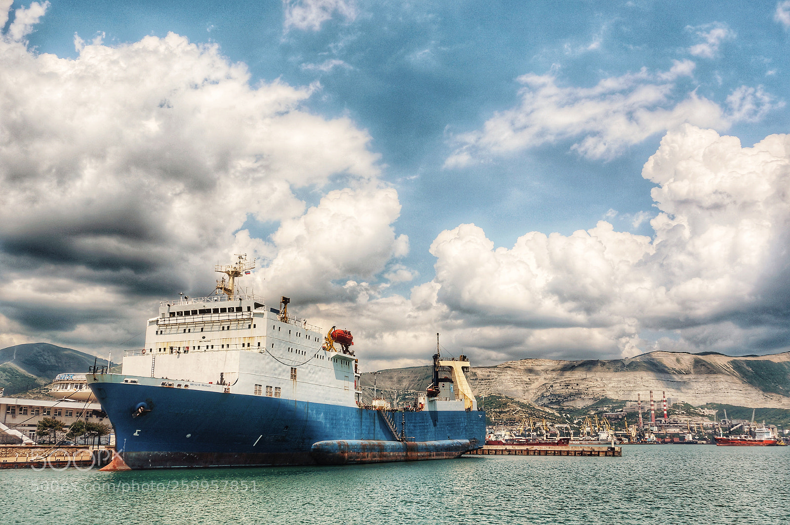 Sony Alpha NEX-6 sample photo. Novorossiysk pier photography